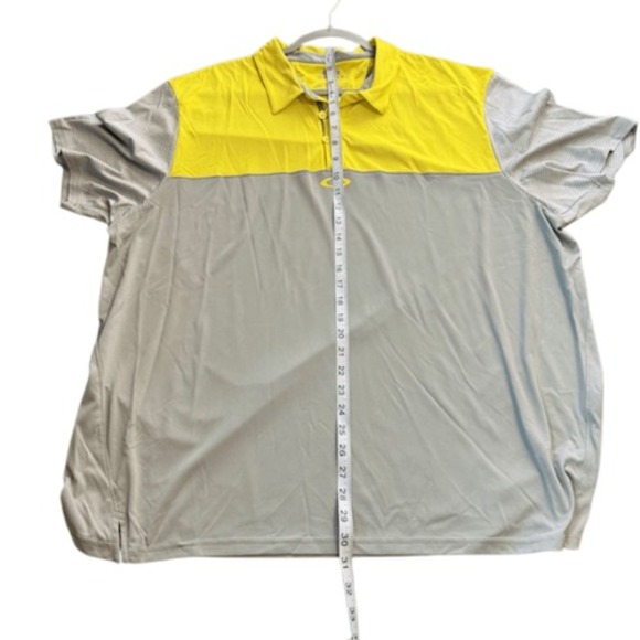 Oakley Mens Colorblock Striped Short Sleeve Golf Polo Shirt Gray Yellow Size 2XL - Picture 6 of 7